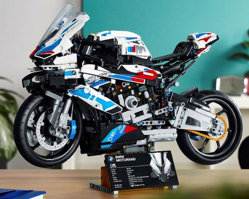 1:5 BMW M1000RR Track Edition DIY Model Kit